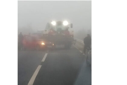 accident rutier intre poiana si ovidiu un tractor si un autoturism s au ciocnit 6ac877c2d7109