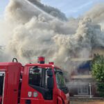 alerta in constanta arde o casa pe strada scolii pompierii intervin cu 4 masini de stingere 6ad06b4e8b7fc