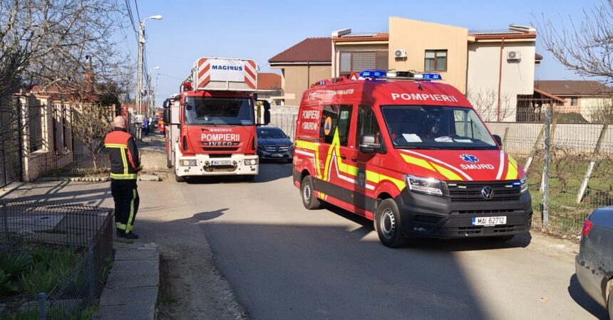 alerta in palazu mare o casa a luat foc pompierii au trimis 3 masini de stingere smurd ul si autoscara 6acb5300bc864