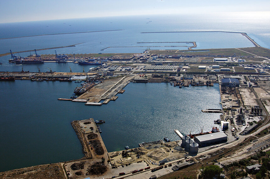 alerta o nava ar fi fost lovita de o drona la 13 mile marine in larg de portul constanta 6adb1df8b8ff8