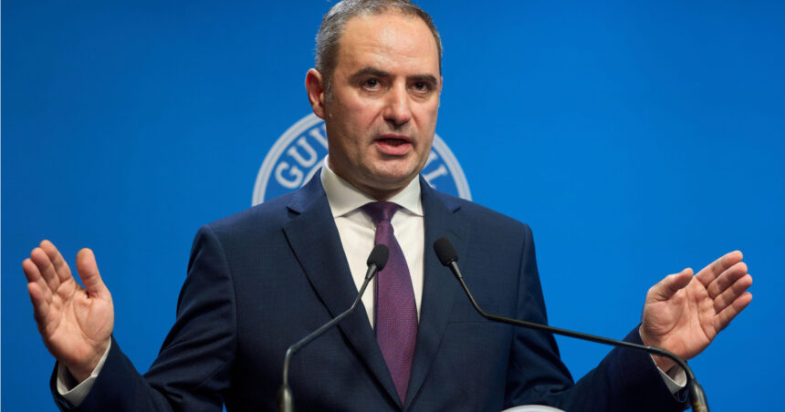 alexandru nazare despre o posibila nominalizare pentru functia de premier e onorant ca numele meu sa apara 6abec4bf26f1a