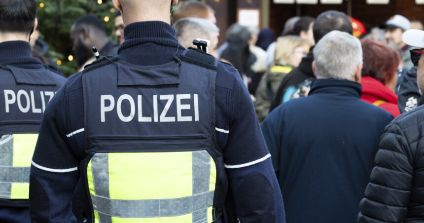 ancheta a politiei din koln o adolescenta de 16 ani ar fi fost hartuita sexual de un robot 6acd285ee54d6