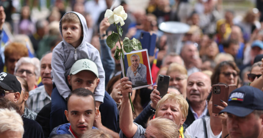 aproape 100 de amenzi la protestele sustinatorilor lui calin georgescu de la arestul central au fost intocmite patru sesizari penale 6ac3685f7ba60