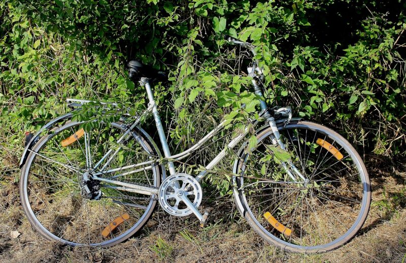 bicicleta lasata pe scara blocului iti poate aduce o amenda de mii de lei iata ce risca cei care blocheaza caile de evacuare ori normele de siguranta la incendiu 6acb2fd85d1f5