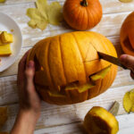 cele mai cunoscute traditii si obiceiuri de halloween de ce se sculpteaza dovleci si ce inseamna trick or treat 6ae59a2b3f308