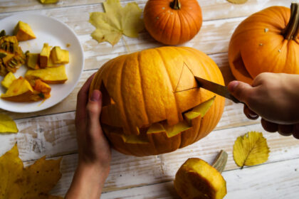 cele mai cunoscute traditii si obiceiuri de halloween de ce se sculpteaza dovleci si ce inseamna trick or treat 6ae59a2b3f308