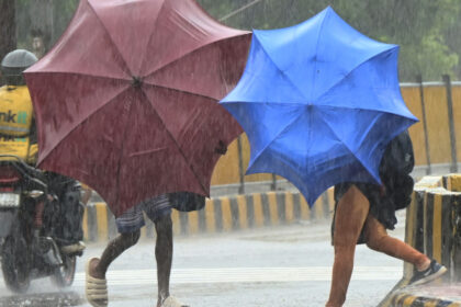 ciclonul arnab a lovit coasta indiei zeci de mii de oameni au fost evacuati inainte de furtuna violenta 6ae1a92b190ac