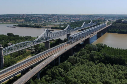 dunarea ramane la un nivel critic comitetul bala cernavoda convocat pentru noi masuri au fost reluate lucrarile de dragare 6abe813ae9883