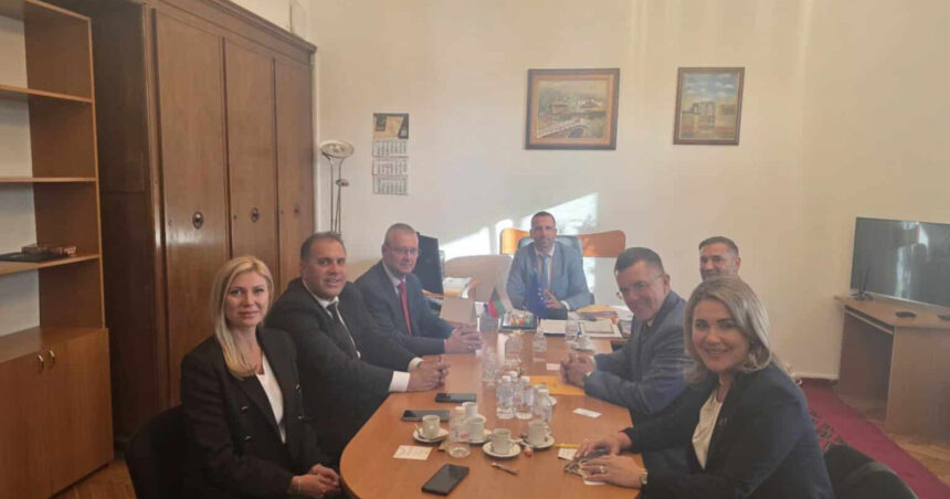 dungaciu si alti membri aur s au intalnit cu a cincea coloana a lui putin partidul premierului pro rus din bulgaria 6ac77fead7855