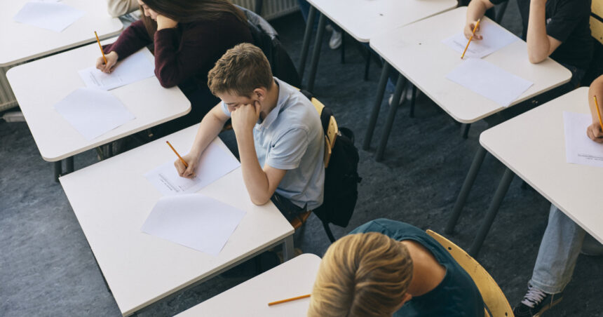 evaluarea nationala 2027 ministerul educatiei a anuntat calendarul oficial cand au loc simularea si examenul 6ad727bb430e2