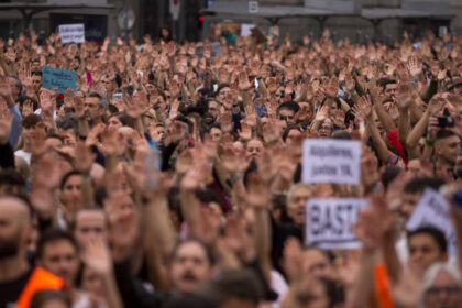 galerie foto mii de oameni protesteaza in spania din cauza crizei locuintelor chiriile principala nemultumire 6ac13cc922cbd