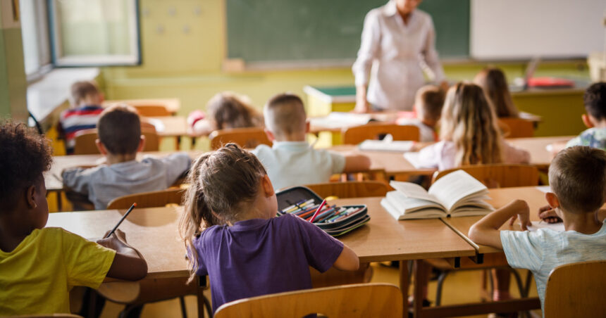 incepe vacanta de toamna 2026 cand se intorc elevii la scoala si ce zile libere vor mai avea pana la craciun 6adc2e679835d