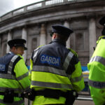 irlanda a expulzat 24 de romani condamnati pentru infractiuni grave ei au interdictia sa revina acolo in urmatorii 10 ani 6ad5e7d634669