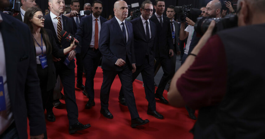 liberalii decid sambata cum se vor pozitiona fata de guvernul niculescu parerile sunt impartite in pnl 6ad3252987898