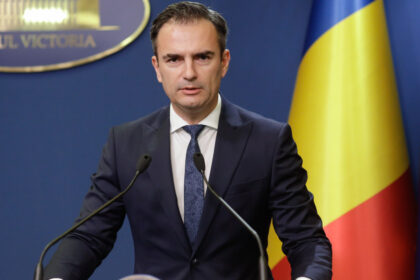 luca niculescu si a ales purtatorul de cuvant dan carbunaru a mai detinut functia si in perioada guvernului nicolae ciuca 6adb628ff1394