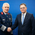 ministrul oprea intalnire cu presedintele comitetului militar al ue continuam inzestrarea armatei cu tehnica si echipamente moderne 6ada4c6862771