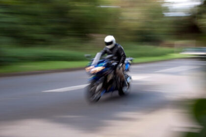 motocicletele si mopedele vor putea circula pe benzile de autobuz in ce conditii se va aplica noua regula 6ac62756bdbfa