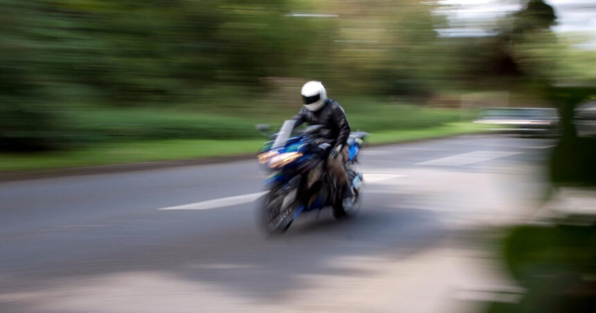 motocicletele si mopedele vor putea circula pe benzile de autobuz in ce conditii se va aplica noua regula 6ac62756bdbfa