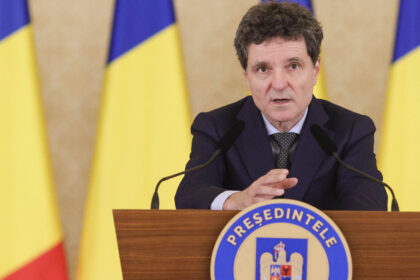 nicusor dan de ziua comemorarii victimelor holocaustului din romania recursul la memorie si la istorie este crucial 6ac8bfcc46db5