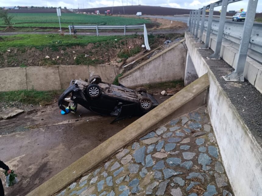 o masina s a rasturnat in zona sibioara o victima a refuzat transportul la spital 6ace1d6dd6474