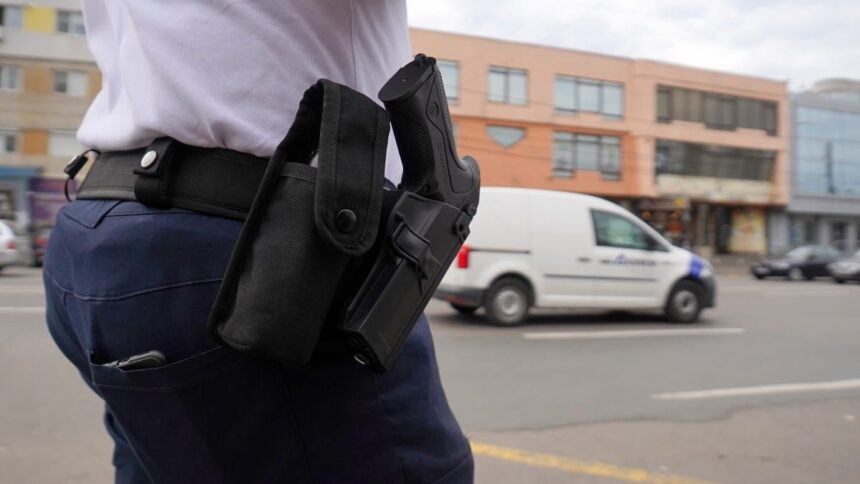 politistul pistolar de la vama veche care ameninta ca se sinucide dupa ce a impuscat un tanar e nemultumit de pedeapsa 6abd8d731bed2