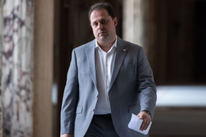secretarul general al guvernului dan resitnec a fost eliberat din functie la cerere cine ii preia atributiile 6ad905dc471d8