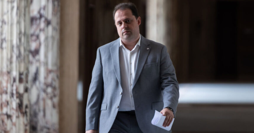 secretarul general al guvernului dan resitnec a fost eliberat din functie la cerere cine ii preia atributiile 6ad905dc471d8