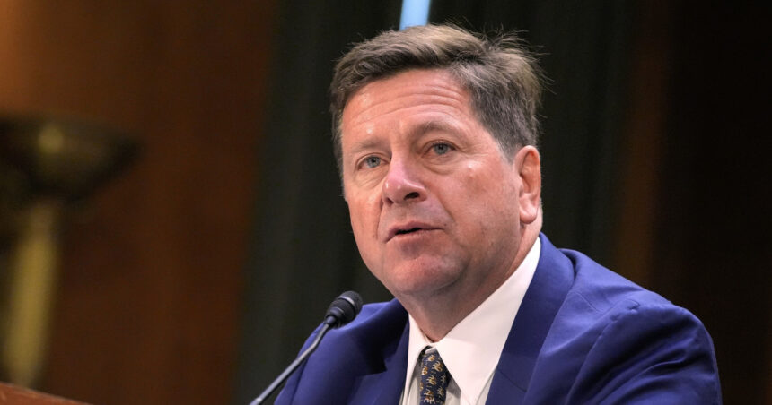 trump infiinteaza un grup de lucru pentru super inteligenta seful comunitatii de informatii jay clayton numit la conducere 6ac28ae81f46a