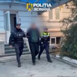 video barbat din pestera retinut de procurorii din medgidia si a terorizat familia si a lovit masina de politie 6ae3232cb29be