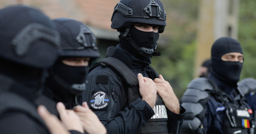 video exercitiu de amploare in romania jandarmii au simulat proteste violente si interventii sub foc de arma 6ac0c8c5845f7