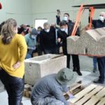 video imagini in premiera sarcofag de copil descoperit intact in zona flamanda din constanta deschiderea artefactului transmisa in direct 6ae063f916aa4