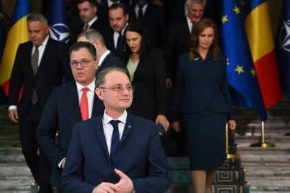 video luca niculescu participa la preluarea mandatelor de catre mai multi ministri programul ceremoniilor 6ad860a567efa