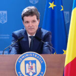 video n dan si luca niculescu fata in fata cu tinerii din diaspora nu mai putem cere sa aleaga intre oportunitatile din lume si romania 6adb7418cd3b7