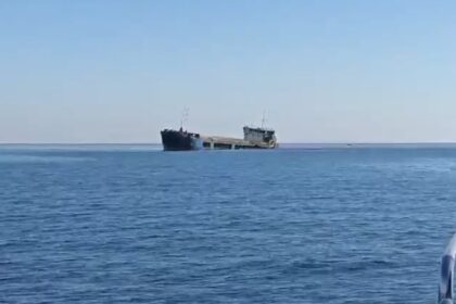 video nava care s a scufundat in apropiere de constanta ar fi fost lovita de 3 drone bucatarul este disparut comandantul a murit au fost reluate cautarile 6ac4aa85b961d