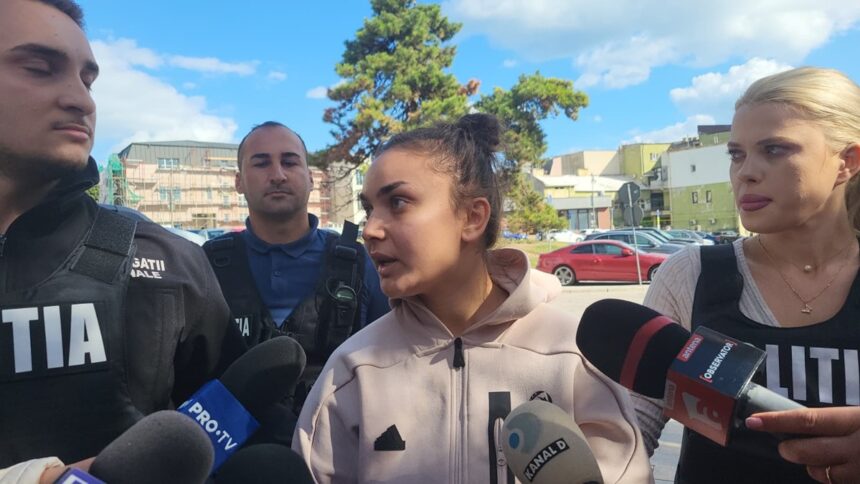 video tanara acuzata ca ar fi agresat mai multe persoane adusa la judecatoria constanta iata ce a declarat 6ad206da48d37
